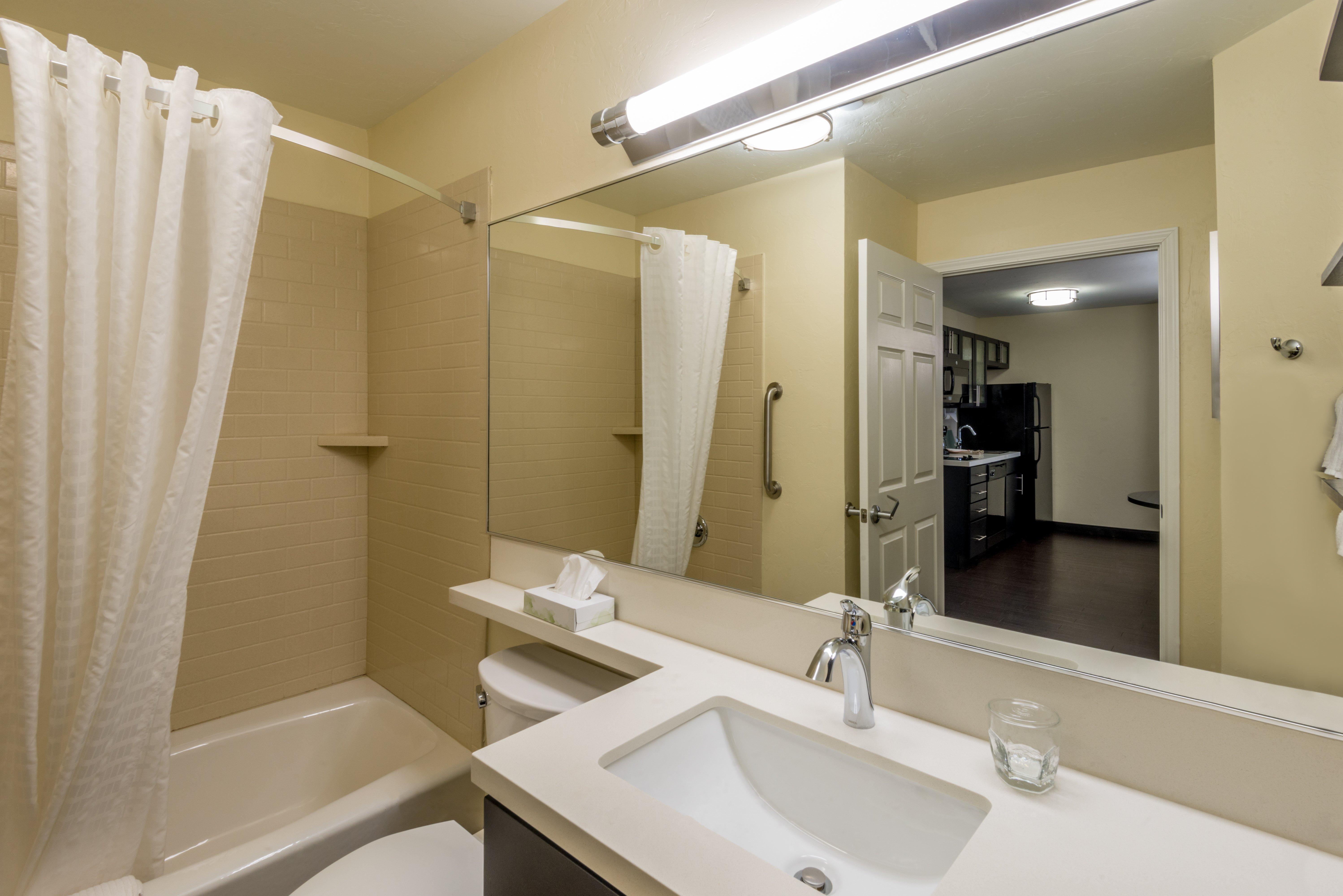 Candlewood Suites Del City By Ihg Екстер'єр фото