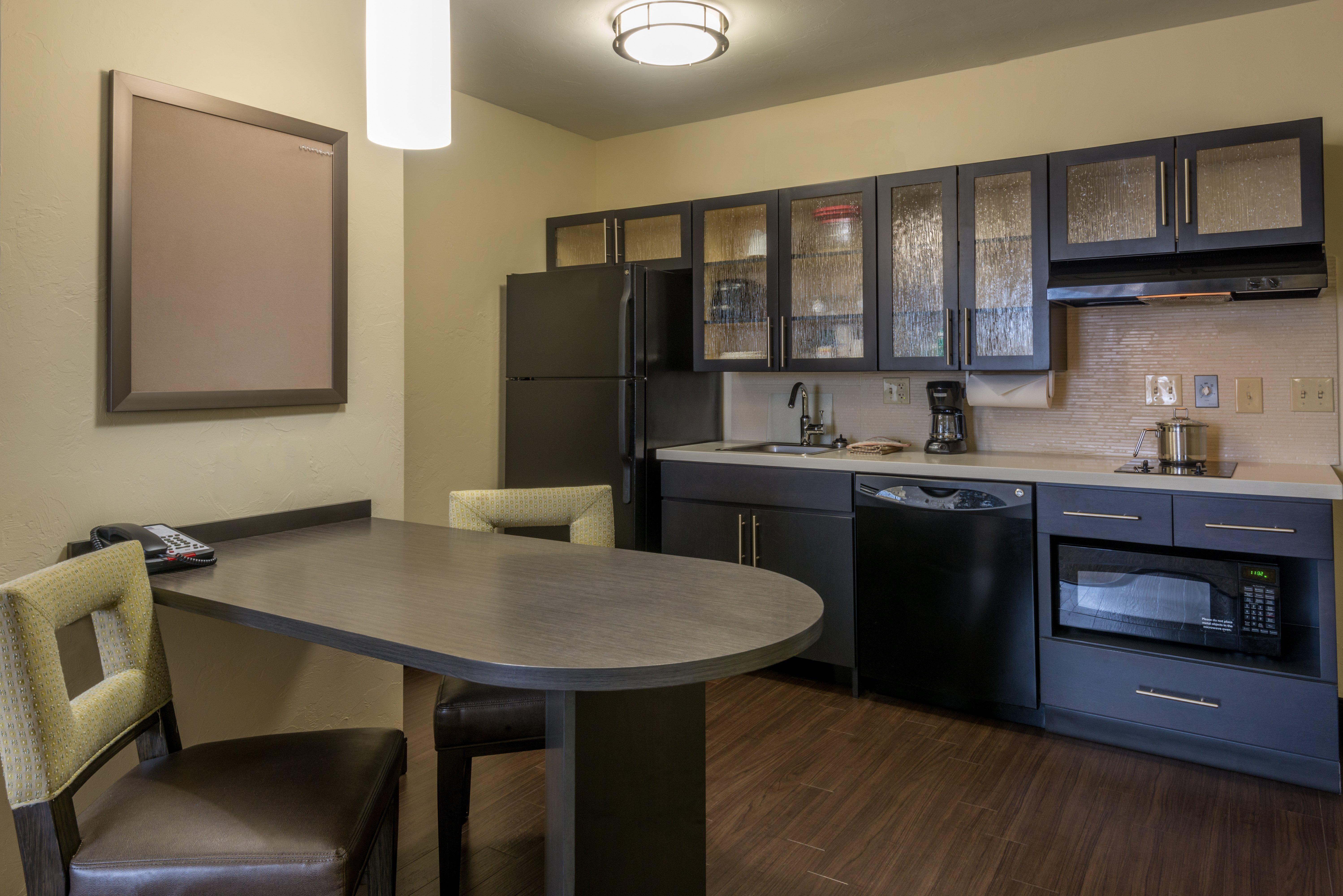 Candlewood Suites Del City By Ihg Екстер'єр фото
