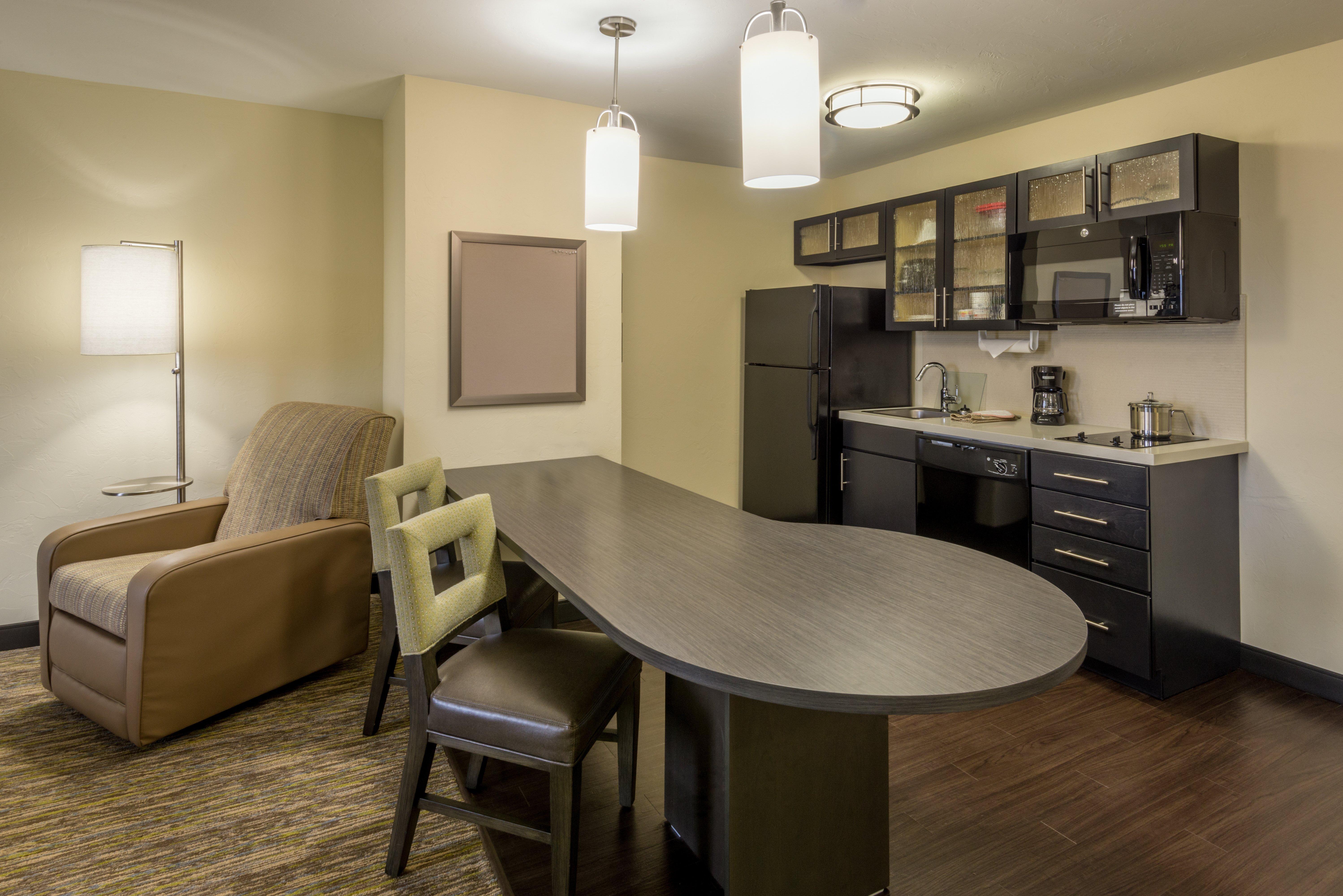 Candlewood Suites Del City By Ihg Екстер'єр фото